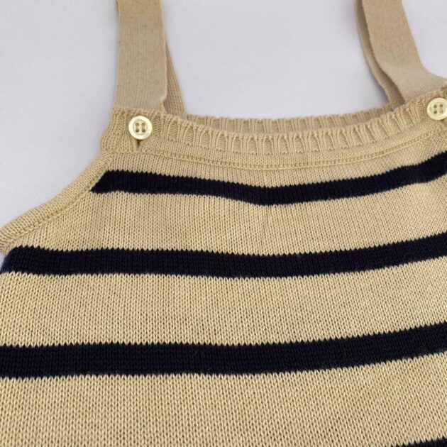 Jardineira Tricot Listrada Areia - Meu Cantinho de Tricô
