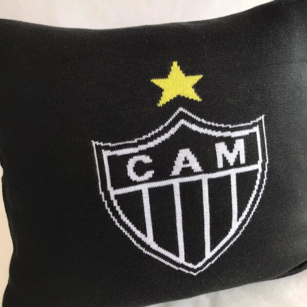 Capa de Almofada Atlético Mineiro - Meu Cantinho de Tricô