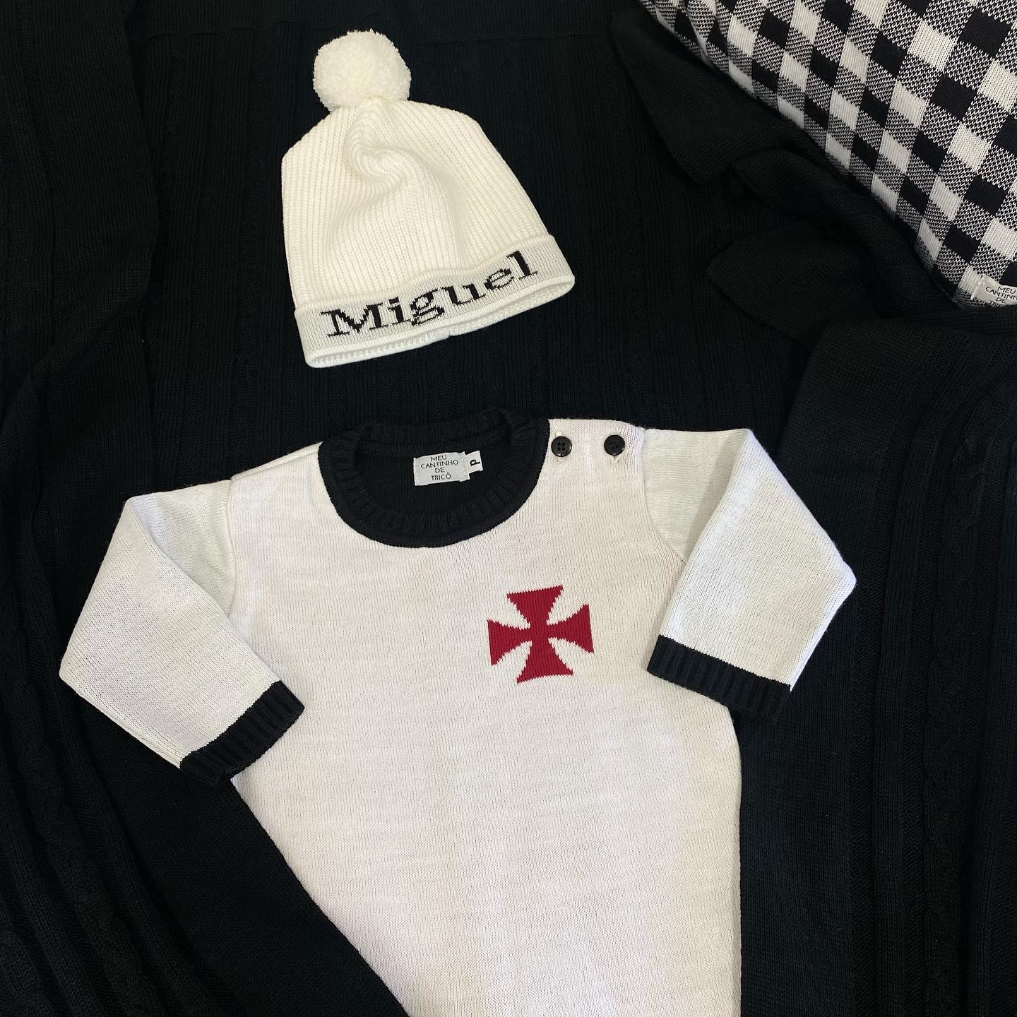 Kit Gorro Pompom e Luvas RN Personalizado com Nome - Imagem 11